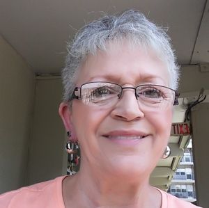 Meet your Posher, Elizabeth